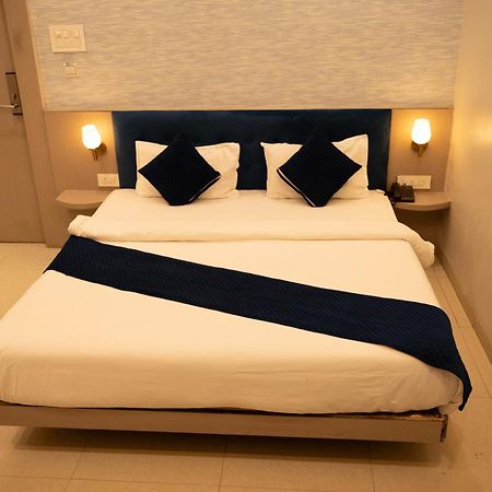 Hotel Manaal Akolia 外观 照片