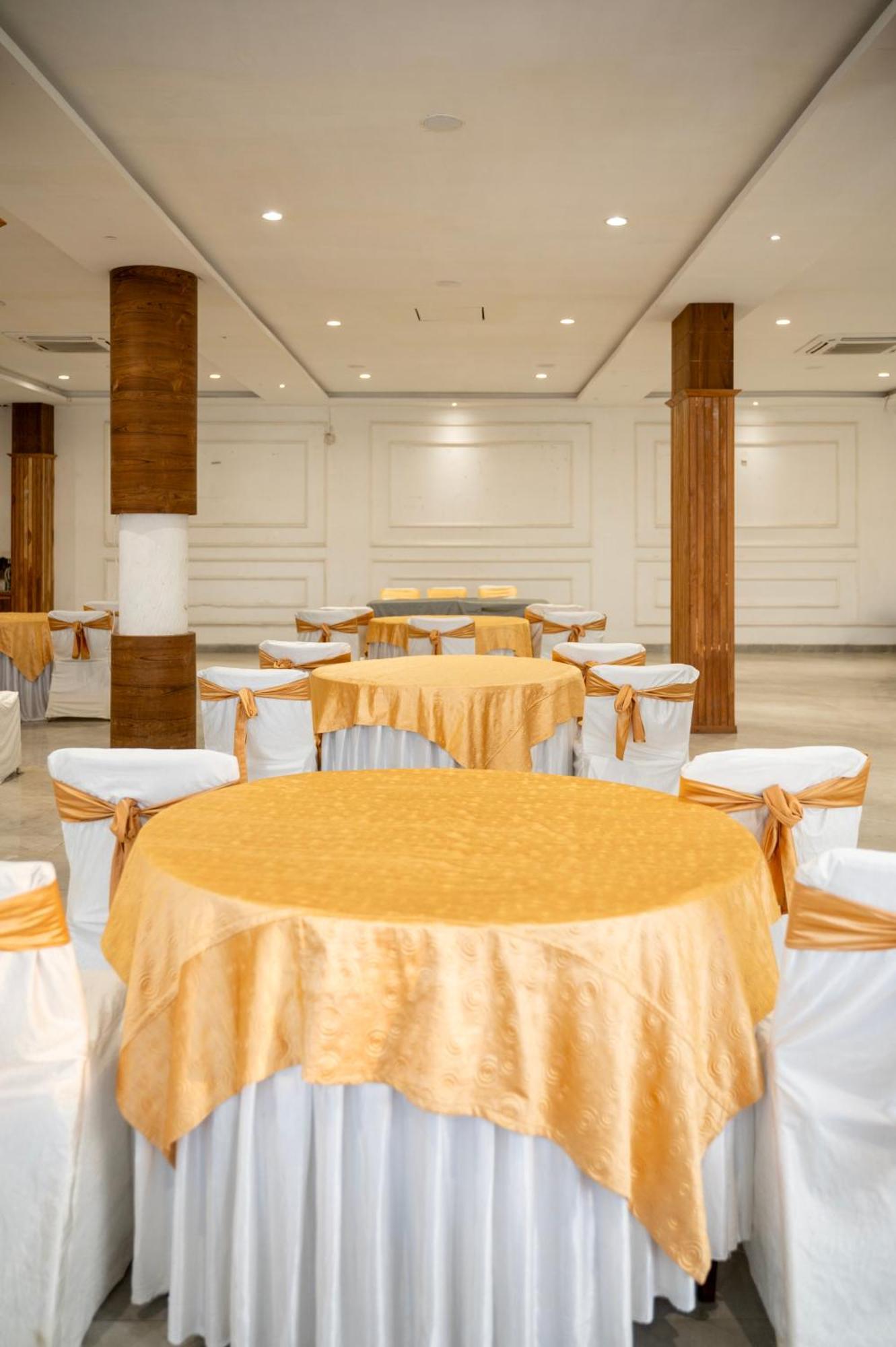 Hotel Manaal Akolia 外观 照片