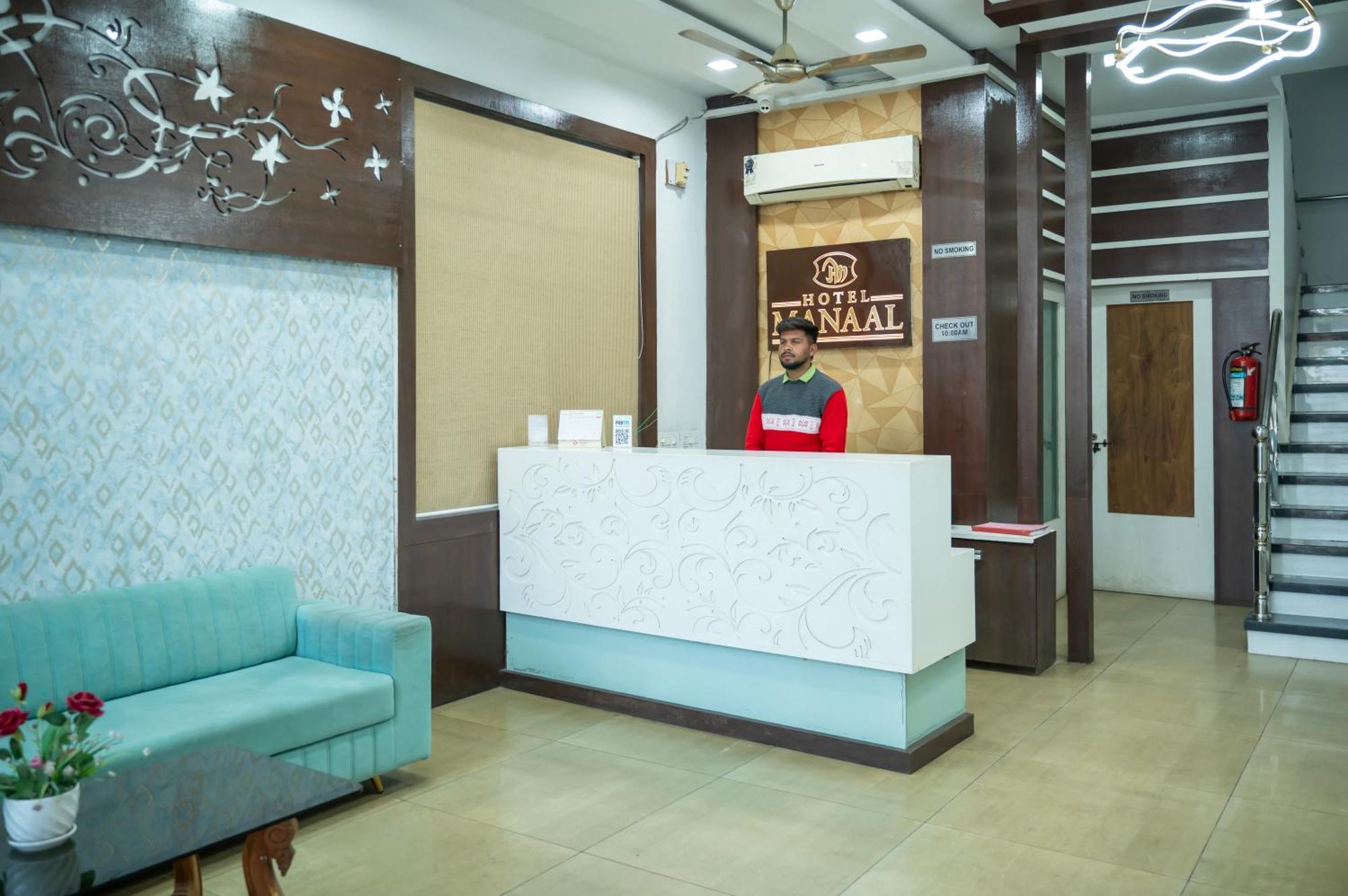 Hotel Manaal Akolia 外观 照片