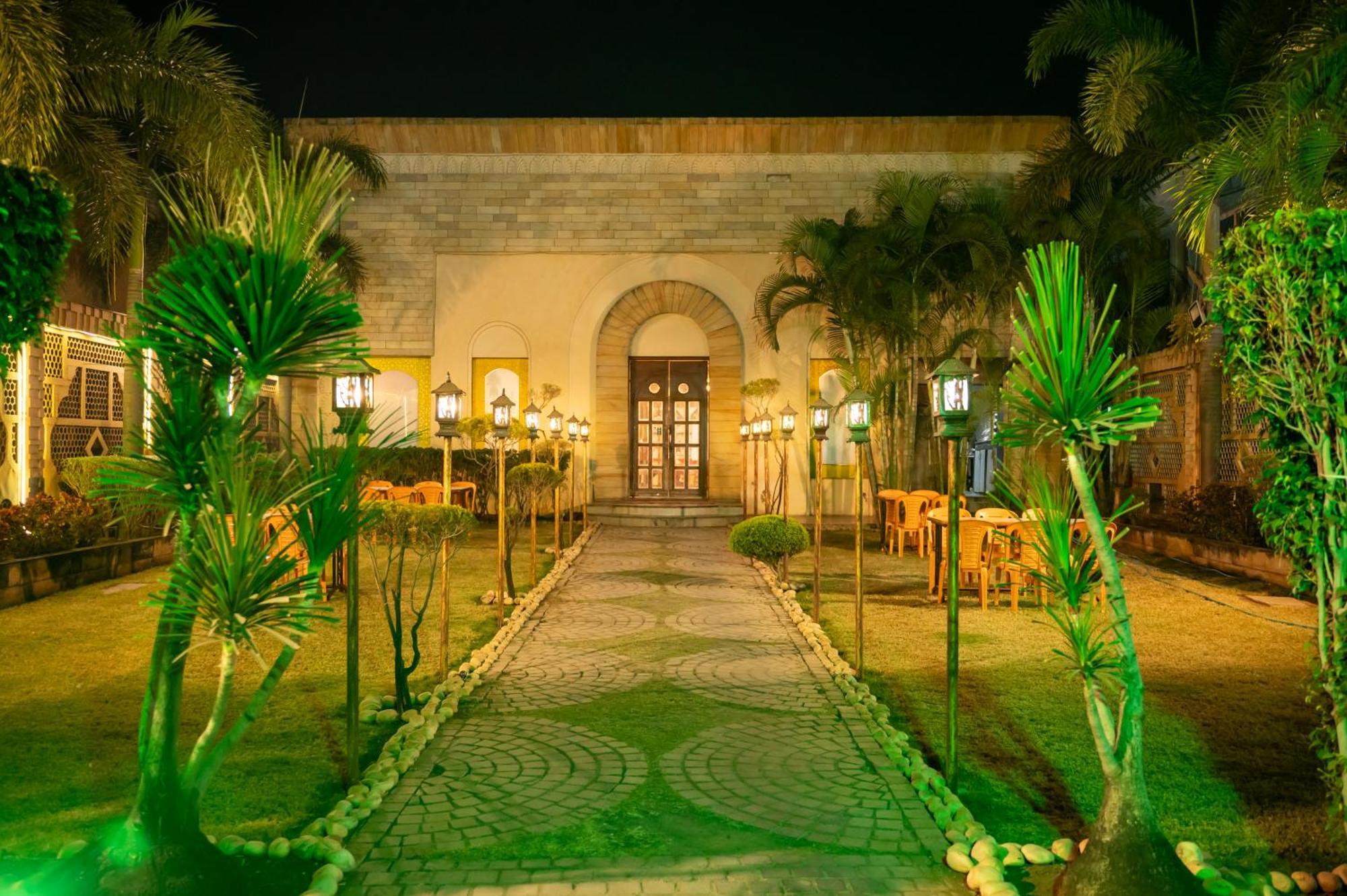 Hotel Manaal Akolia 外观 照片