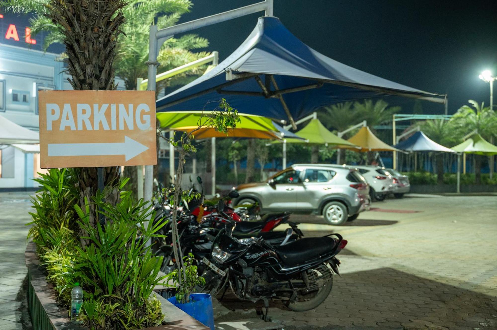 Hotel Manaal Akolia 外观 照片